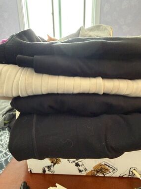 5 Assorted Aerie Leggings/joggers Size M